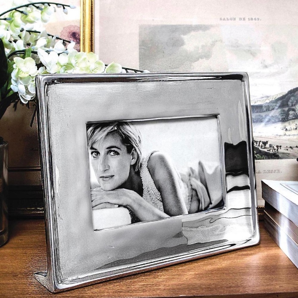Beatriz Ball Large Jason Frame
